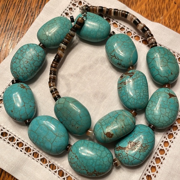 Chunky Turquoise Color Beaded necklace - Picture 2 of 6